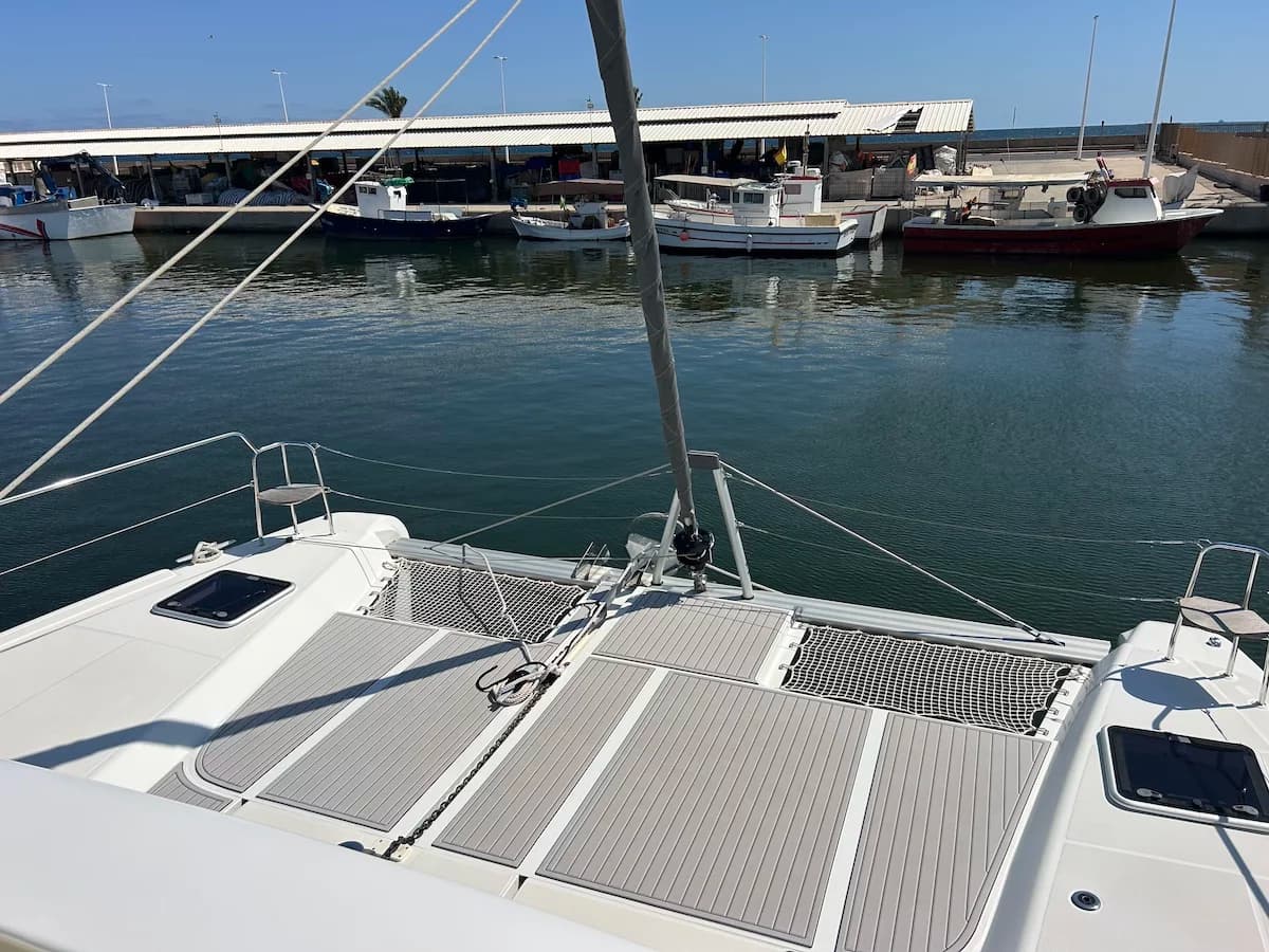 Lagoon 42 18