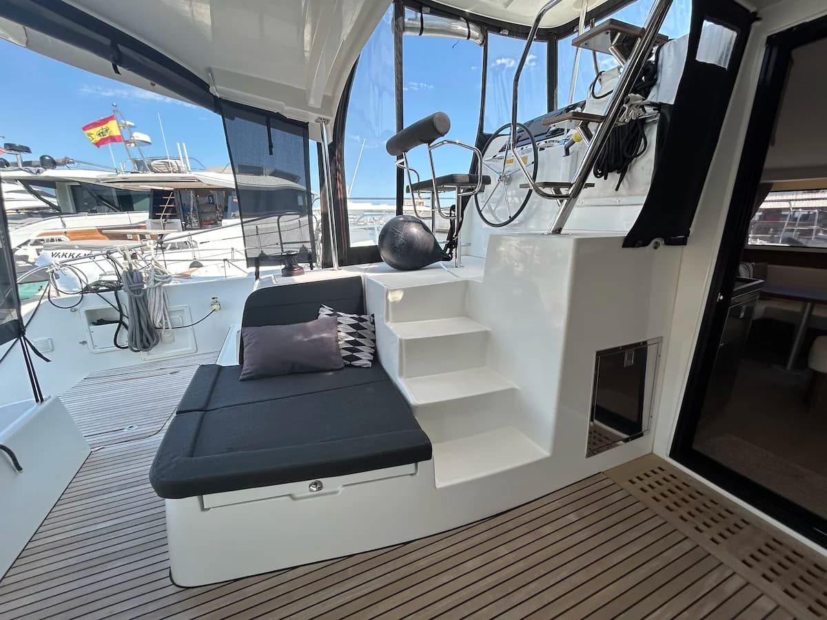 Lagoon 42 6