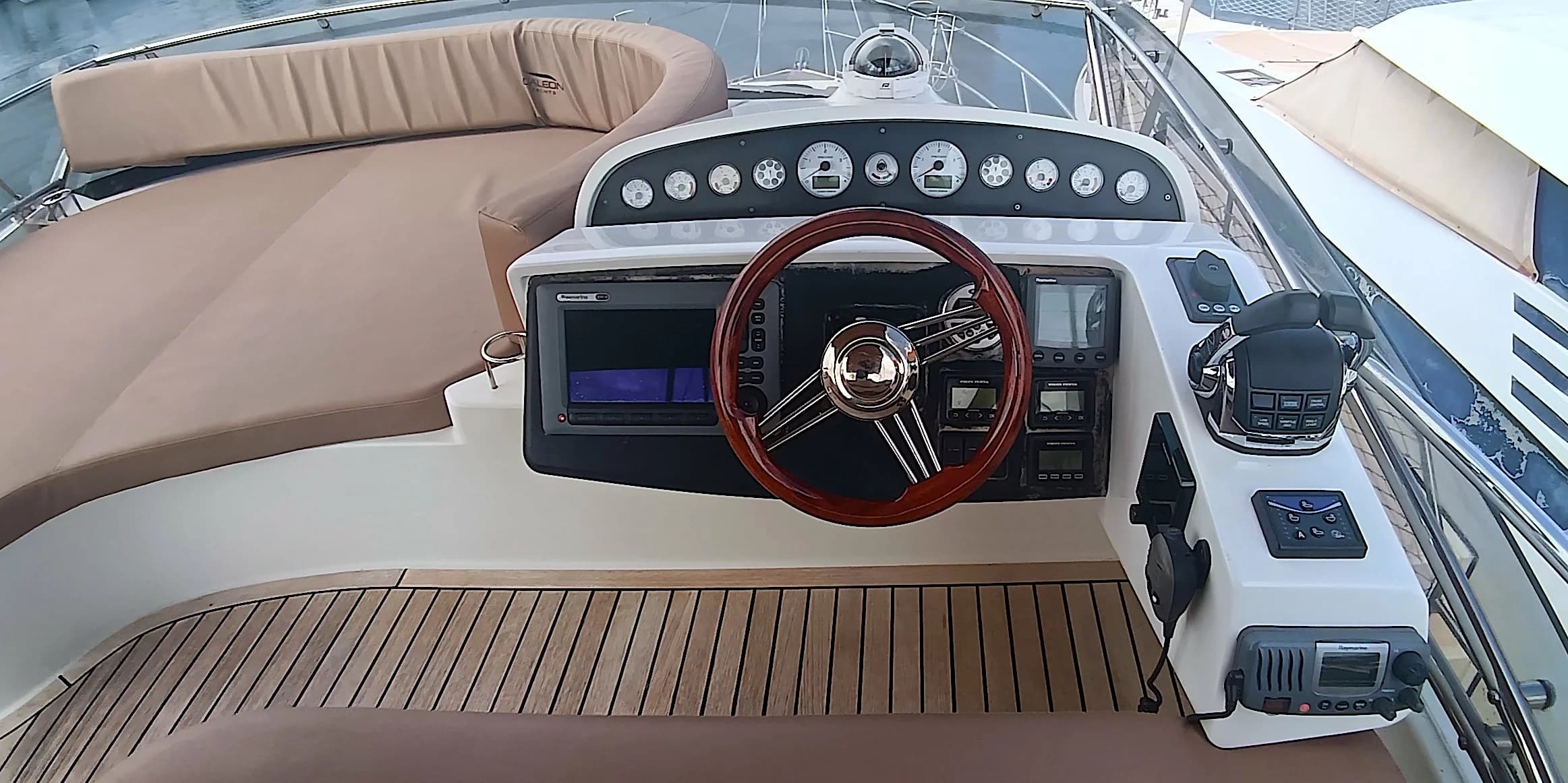Galeon 440 Fly 11