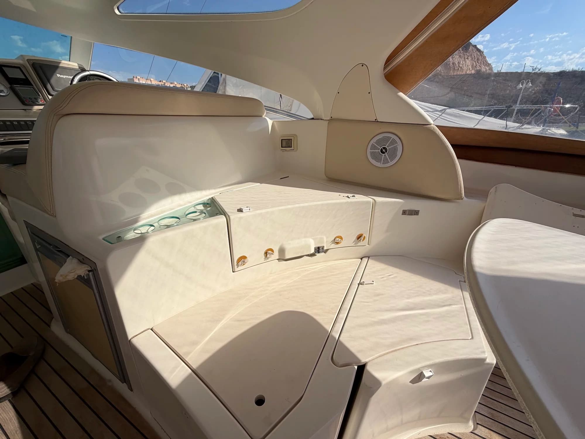 Jeanneau Prestige 34 HT 10